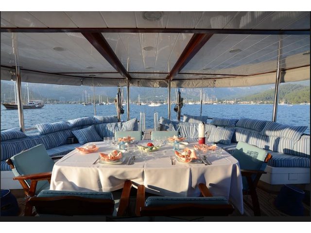 Set Sail Yacht Charters